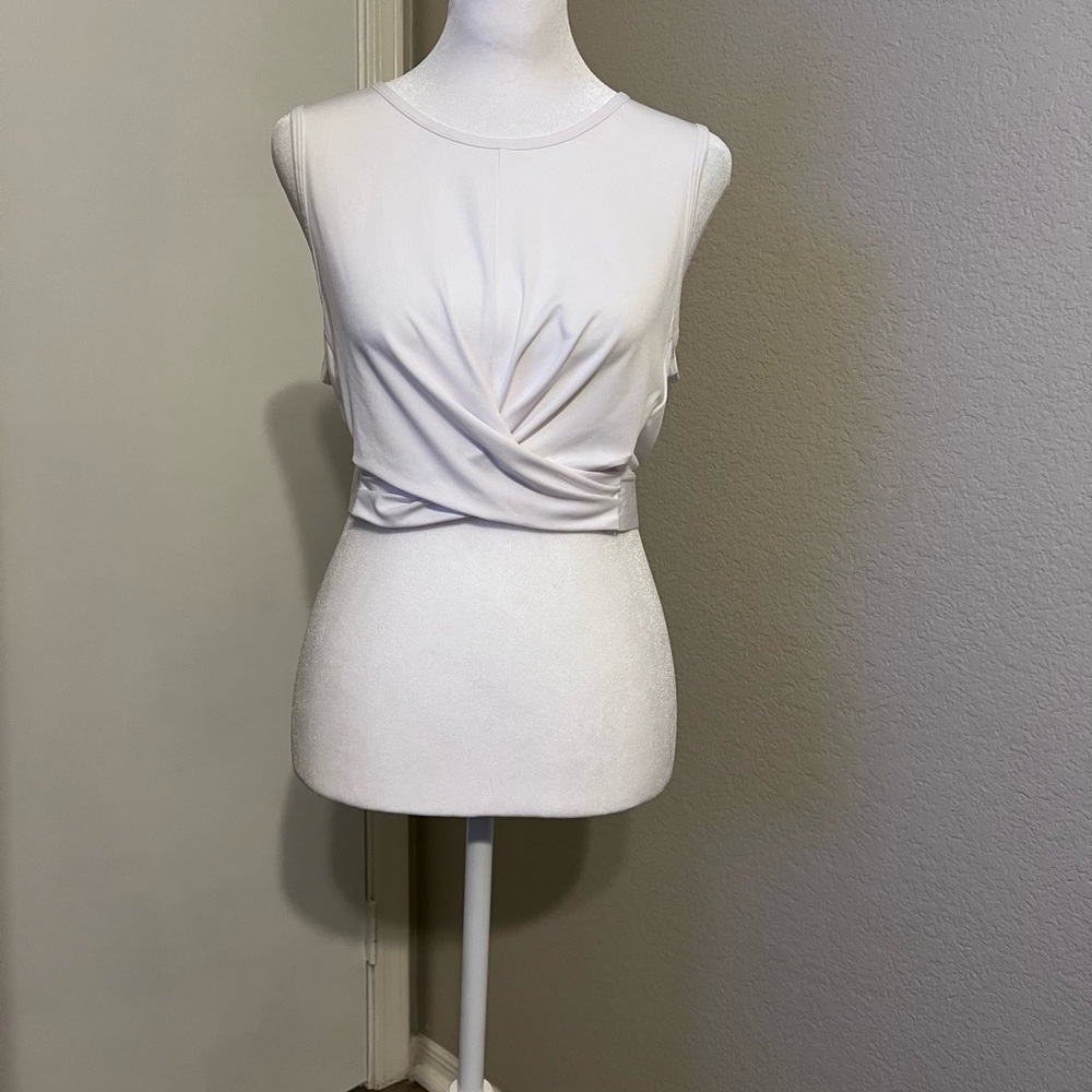NWOT Fabletics crop top. - Picture 1 of 6